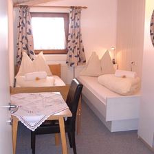suite with double room, bath, 2 extr
