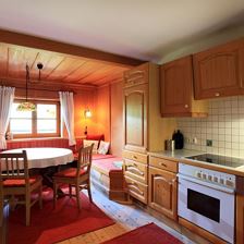 Apartment in red, 2 showers/ 2 toilets/ 2 bed rooms