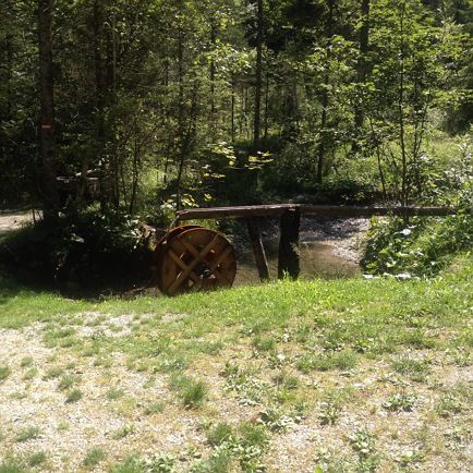 Wasserrad bei Kneippanlage Weißbach.JPG