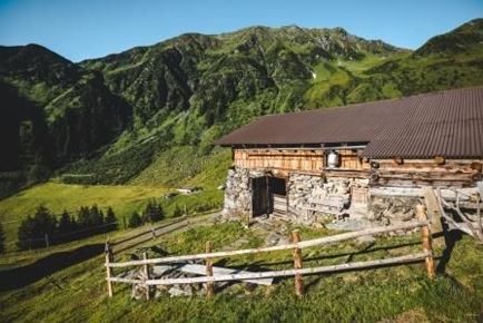 Lodron_Kitzbüheler Alpen-Brixental_Mathäus Gartner (2019)_FULL40klein.jpg