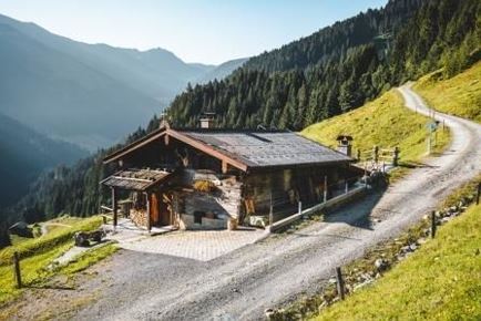 Lodron_Kitzbüheler Alpen-Brixental_Mathäus Gartner (2019)_FULL47klein.jpg