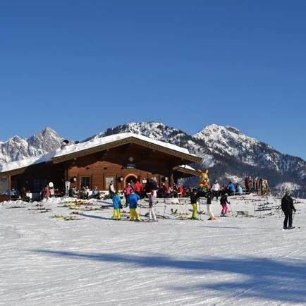Hoametzlhütte mit Loferer Steinbergen