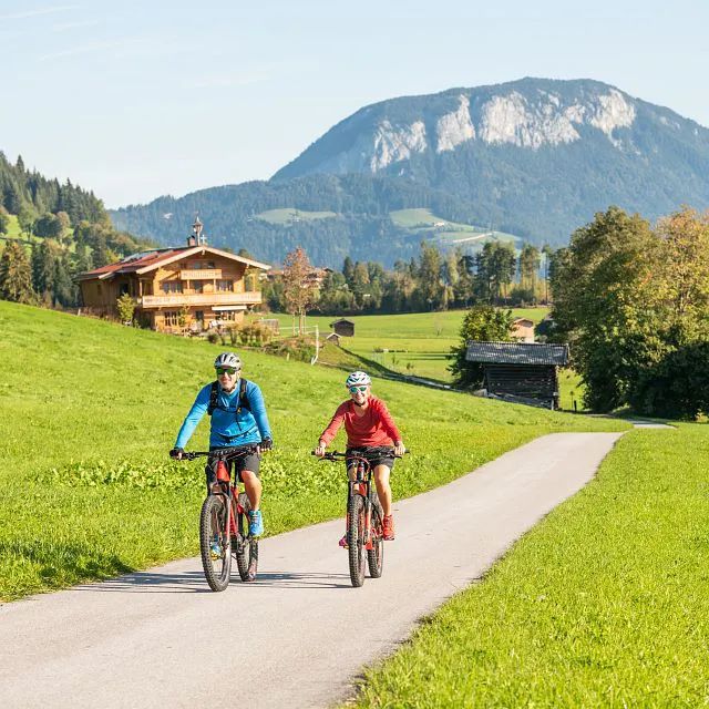Kitzbühel Alperne og Kaisergebirge er verdens største elcykel-destination.