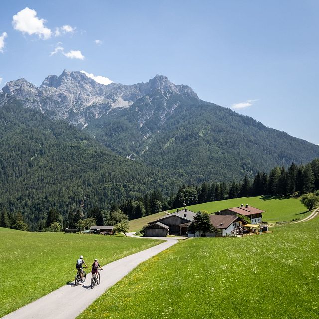 KAT Bike-Kitzbüheler-Alpen-Ausrollen der Mountainbiker am Radweg-Etappe 2-c-E-Haiden (1)