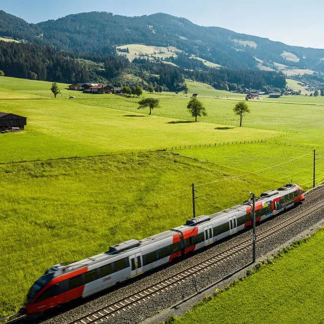 Mit dem Zug durchs Brixental