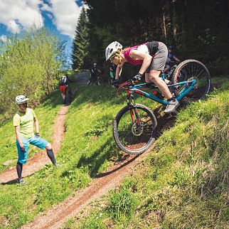/media/gridteaser/am-mtb-singletrail-in-kirchberg.webp