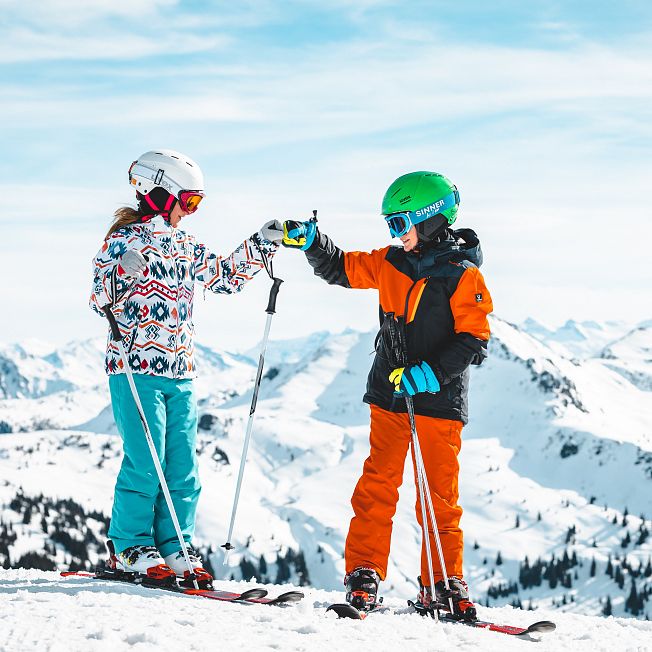 /media/gridteaser/kinder-beim-skifahren-13.webp
