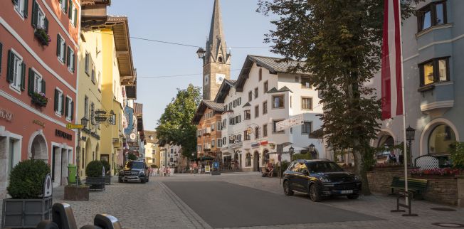 /media/gridteaser/kitzbuehel-vorderstadt-e-tirol-werbung-jens-schwarz.jpg