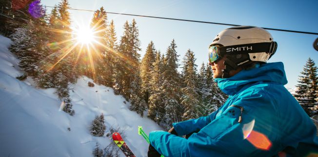 /media/gridteaser/kitzbueheler-alpen-hero-ski-hans-aufschnaiter-sonnenstrahlen-am-sessellift-c-daniel-gollner.webp