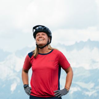 /media/gridteaser/kitzbueheler-alpen-lebenswege-karin-exenberger-c-kitzbueheler-alpen-daniel-gollner-24-9.jpg