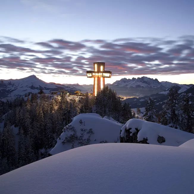 /media/gridteaser/kitzbueheler-alpen-pillerseetal-winter-jakobskreuz-buchensteinwand-c-alpline-7.webp