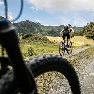 /media/gridteaser/mann-beim-mountainbiken-region-st.-johann-in-tirol-18.webp