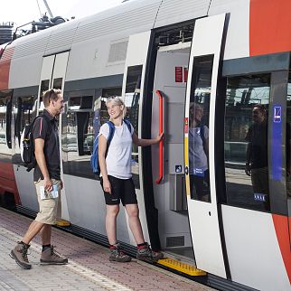 /media/gridteaser/nutzung-oeffentlicher-verkehrsmittel-12.webp