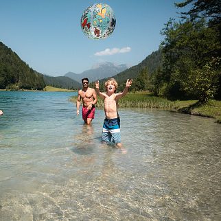 /media/gridteaser/pillerseetal-familie-wasser-web-c-klaus-lisl-22.webp