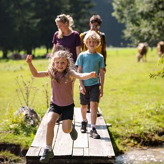 /media/gridteaser/pillerseetal-familie-wasser-web-c-klaus-lisl-32-13.webp