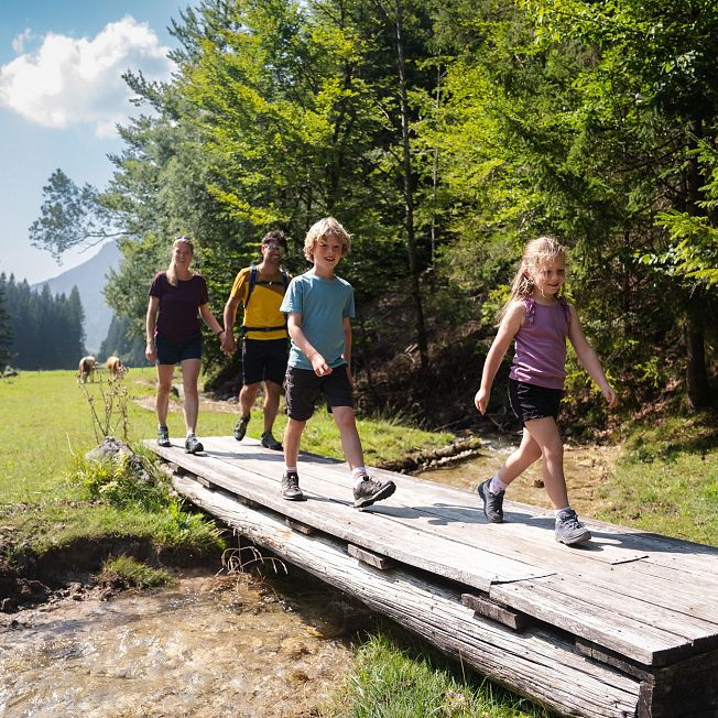 /media/gridteaser/pillerseetal-familie-wasser-web-c-klaus-lisl-33.webp