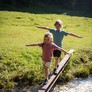 /media/gridteaser/pillerseetal-familie-wasser-web-c-klaus-lisl-43-3.webp