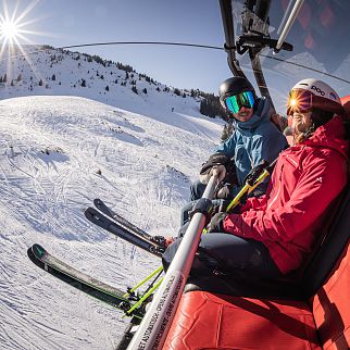/media/gridteaser/skifahren-c-tvb-kitzbueheler-alpen-brixental-fotografin-mirja-geh-105.webp