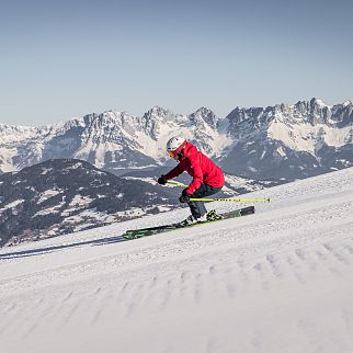 /media/gridteaser/skifahren-c-tvb-kitzbueheler-alpen-brixental-fotografin-mirja-geh-32-3.webp
