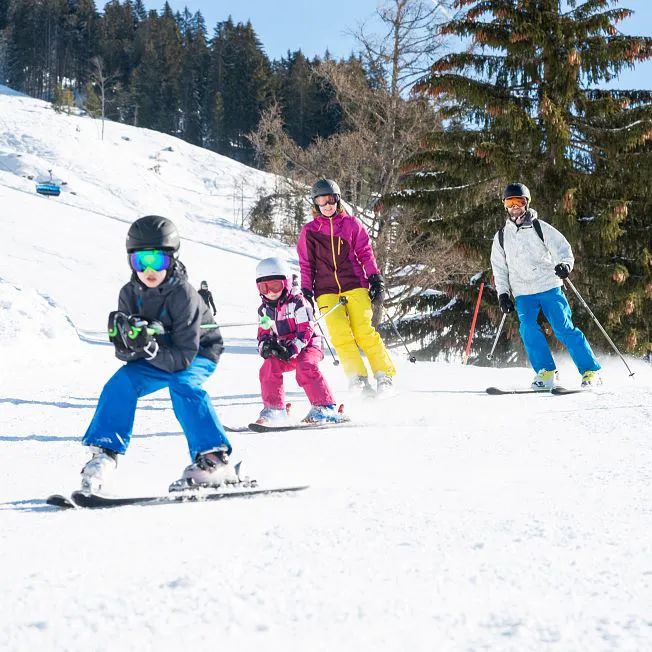 /media/gridteaser/skifahren-familie-skiwelt-wilder-kaiser-brixental-6.webp