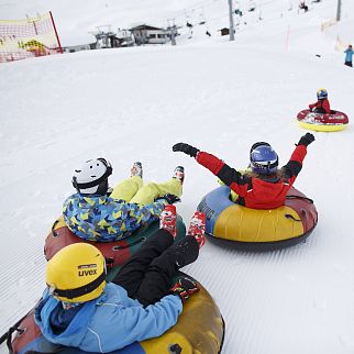 /media/gridteaser/snow-tubing-c-tvb-kitzbueheler-alpen-brixental-fotograf-michael-rathmayr-17.webp