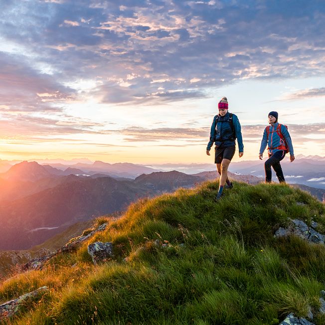 /media/gridteaser/sonnenaufgang-am-berg-10.webp