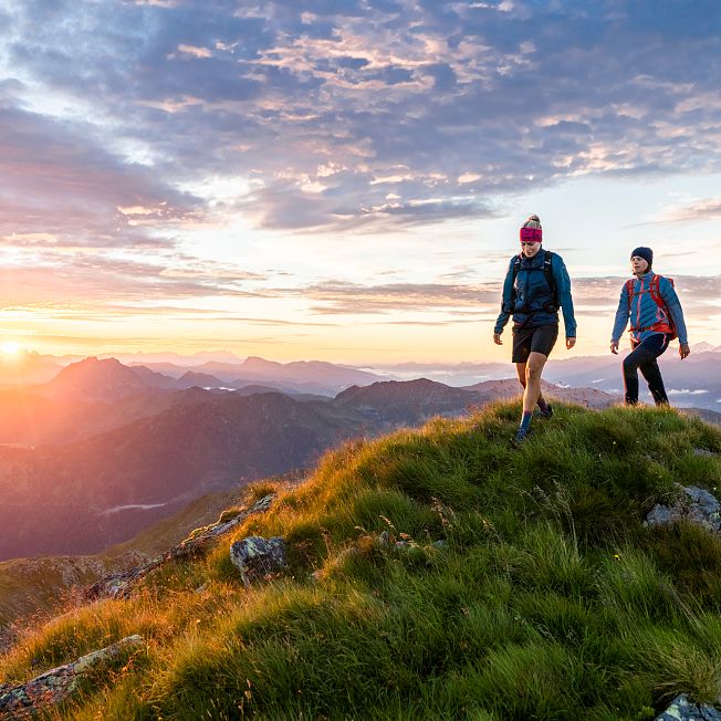 /media/gridteaser/sonnenaufgang-am-berg-16.webp