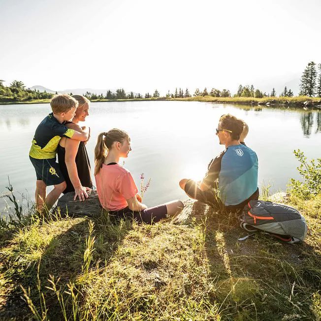 /media/gridteaser/wandern-familie-region-st.-johann-in-tirol-foto-mirja-geh-012.webp