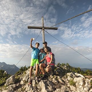 /media/gridteaser/wandern-familie-steinplatte-klaus-listl-freezingmotions-110-6.webp