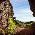 /media/kat-walk-kitzbueheler-alpen-etappe-5-blick-vom-felsentor-auf-rastbank-c-erwin-haiden.webp