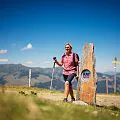 /media/kitzbueheler-alpen-hero-wandern-elke-henke-unterwegs-auf-der-zweiten-kat-walk-etappe-ins-windautal-c-daniel-gollner.webp