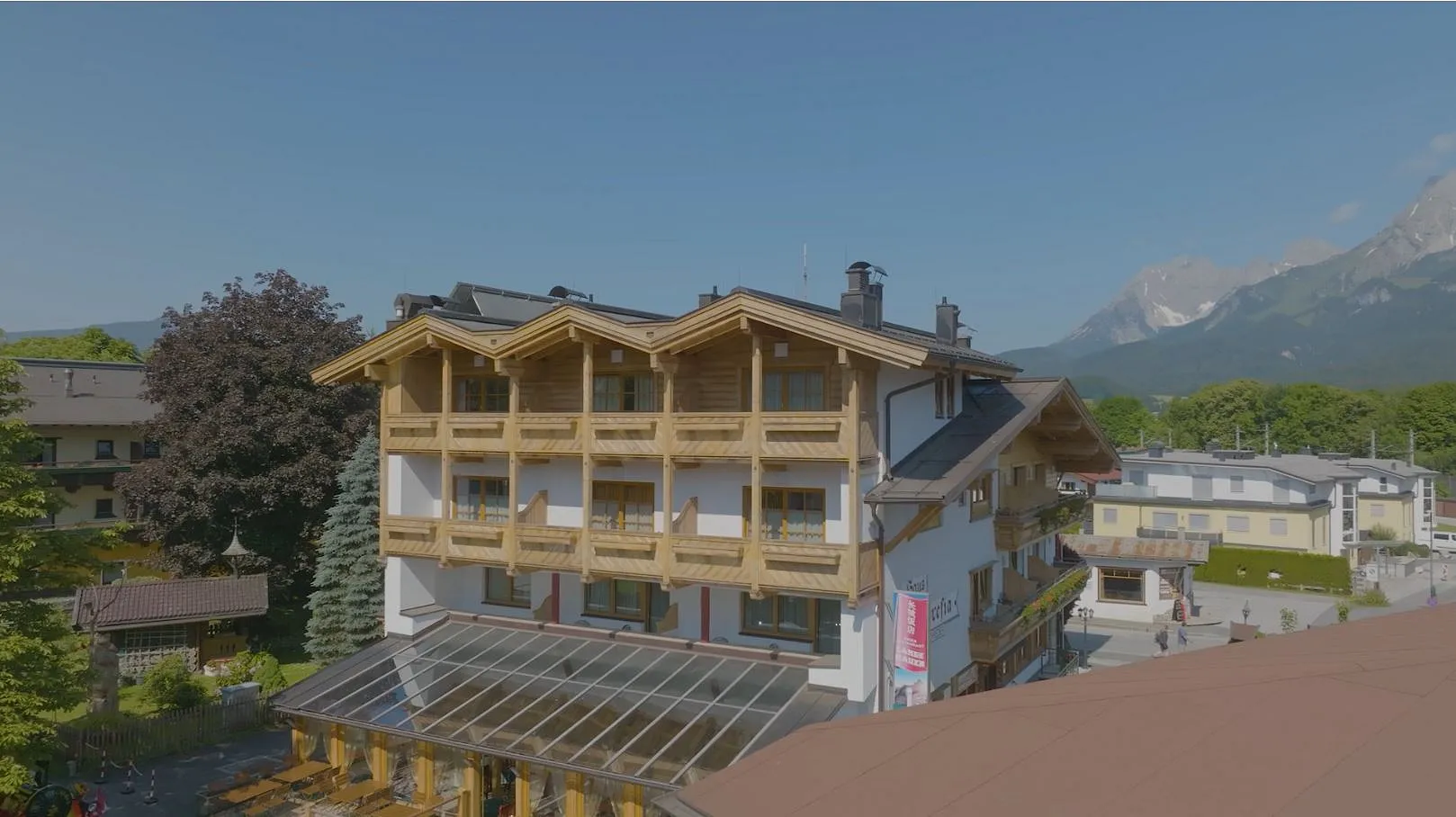 Hotel Theresia Garni in St. Johann in Tirol • 