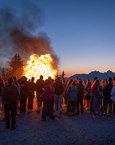 Berge in Flammen - Sonnwendfeuer • Region St. Johann in Tirol