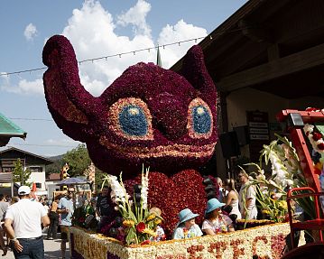 Blumenfigur beim Kirchberger Blumencorso