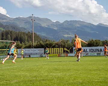BVB Damenmannschaft (c) TVB Kitzbüheler Alpen-Brixental, Fotograf MediaLab Kitzbühel_13