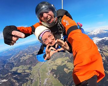 Fallschirmspringen • Region St. Johann in Tirol