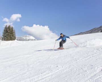 Skifahrer in Erpfendorf - Region St. Johann in Tirol