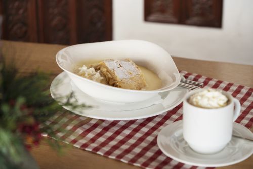 Apple strudel in the Holiday Region Hohe Salve
