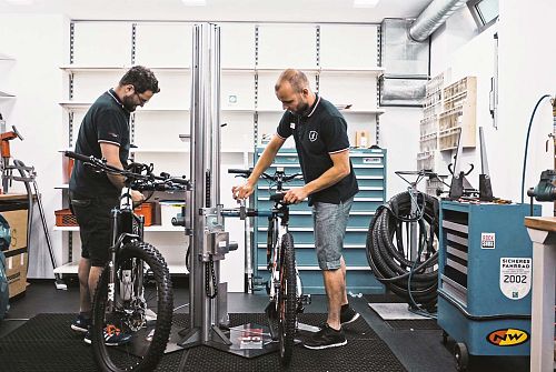 Bike-Service und Verleihstationen