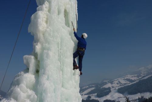 Ice climbing in Gaisberg
