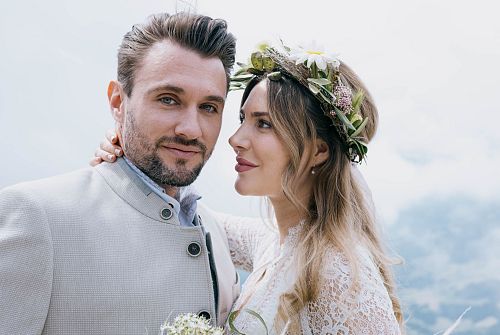 Wedding couple on the summit of the Hohe Salve