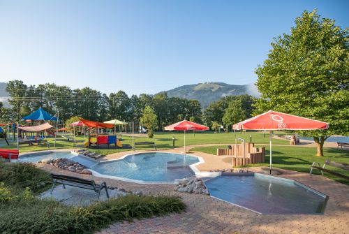 Children's pool in the outdoor area at Kaiserbad c Kaiserbad Ellmau