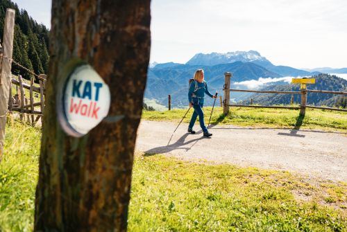 Kitzbüheler-Alpen-Hero-wandelen-Monika-Günther-op-de-laatste-KAT-Walk-etape-in-PillerseeTal-c-Daniel-Gollner