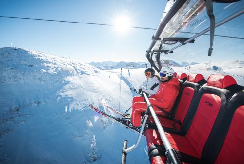 State-of-the-art lift facilities for ski fun