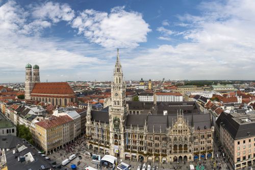 München-Marienplatz-Panorama-e-München-Tourismus-Joerg-Lutz